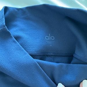 Alo 7" High-Waist Biker Short in Navy